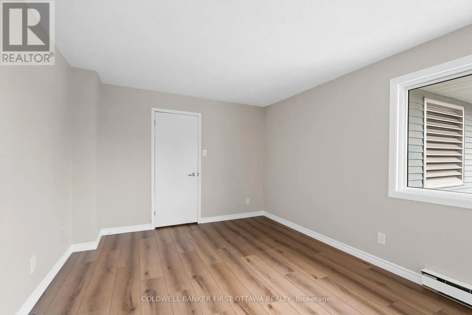 400 - 216 VIEWMOUNT DRIVE