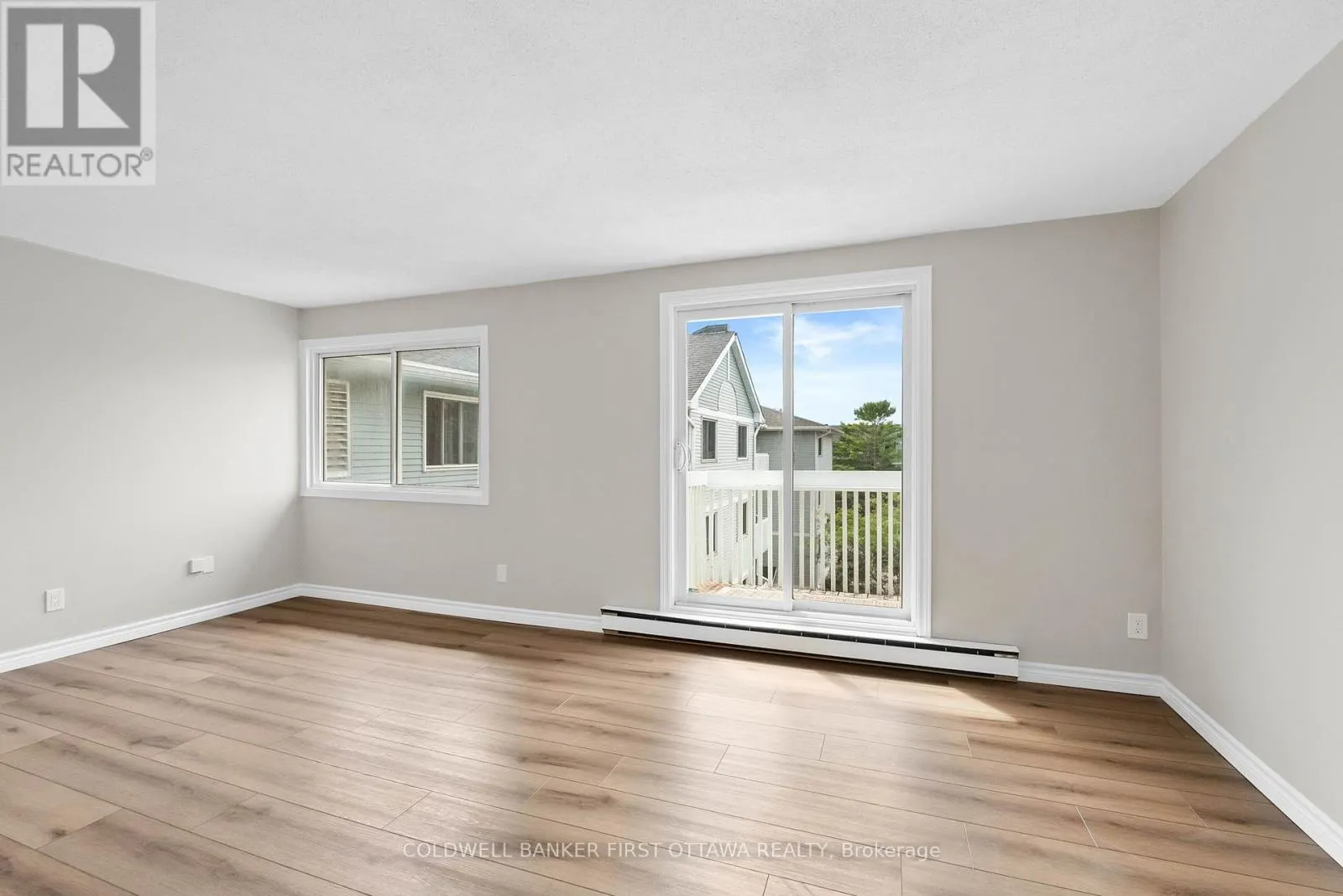 400 - 216 VIEWMOUNT DRIVE