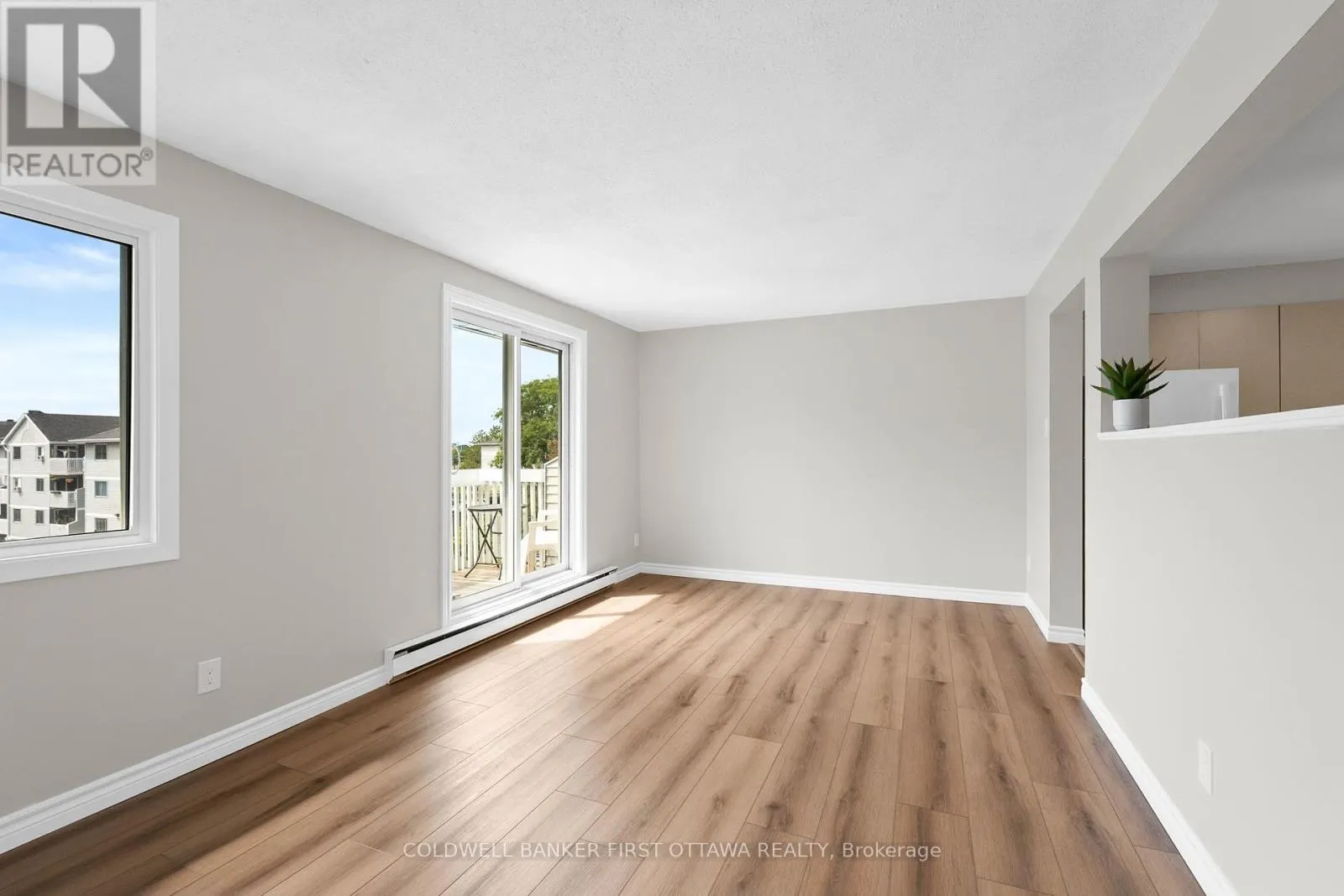 400 - 216 VIEWMOUNT DRIVE