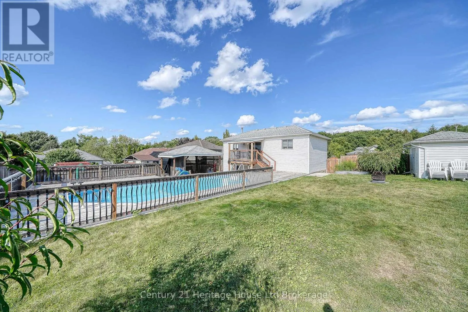 50 PEBBLE BEACH COURT