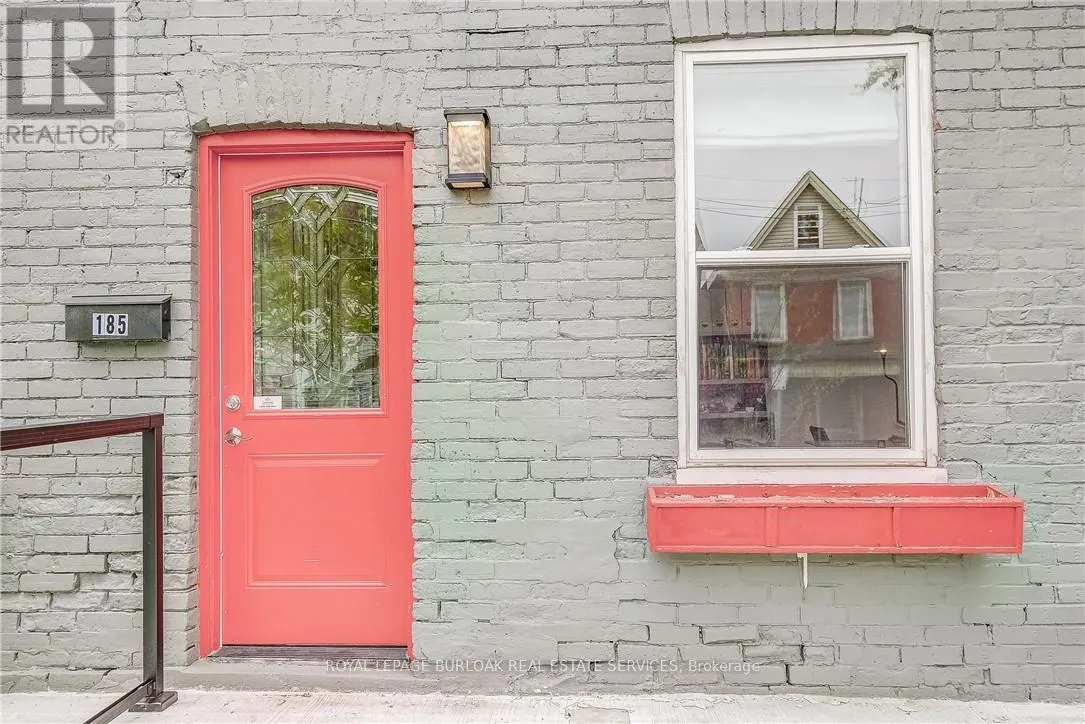 185 SIMCOE STREET E