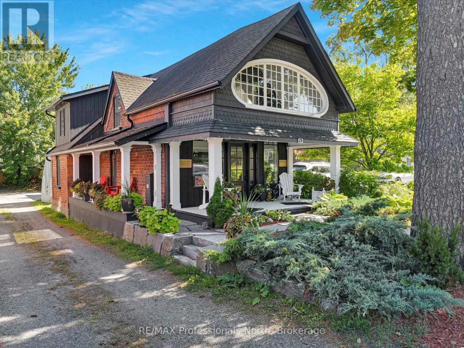 153 MANITOBA STREET