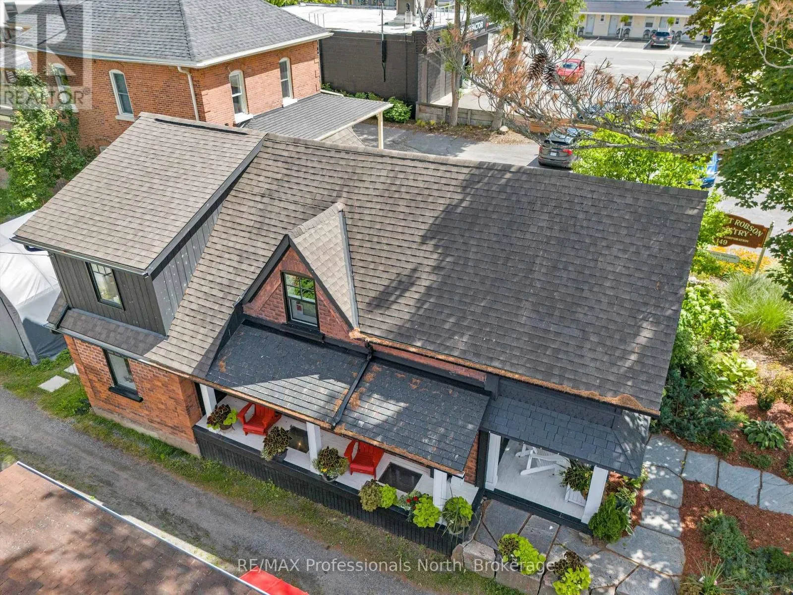 153 MANITOBA STREET