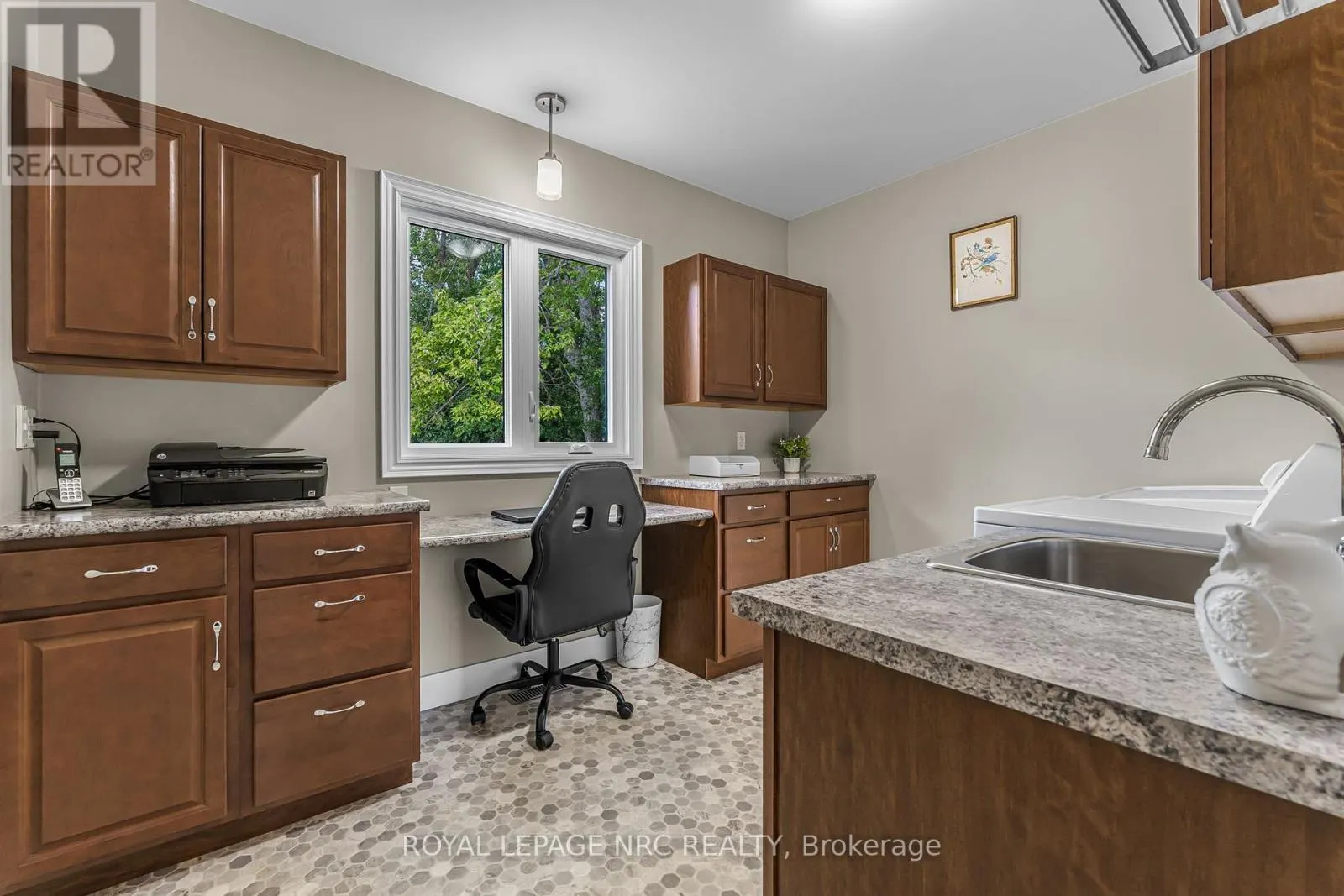 880 EDGEMERE ROAD