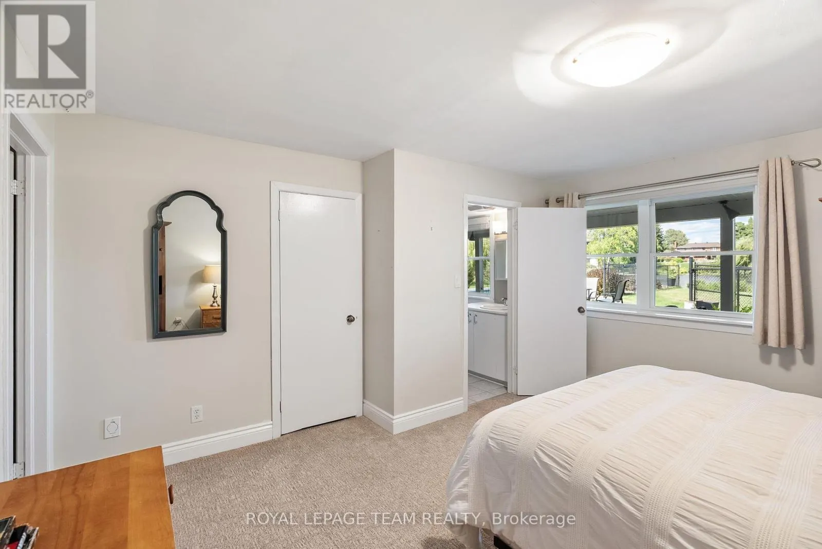 5409 RIVERSIDE CRESCENT
