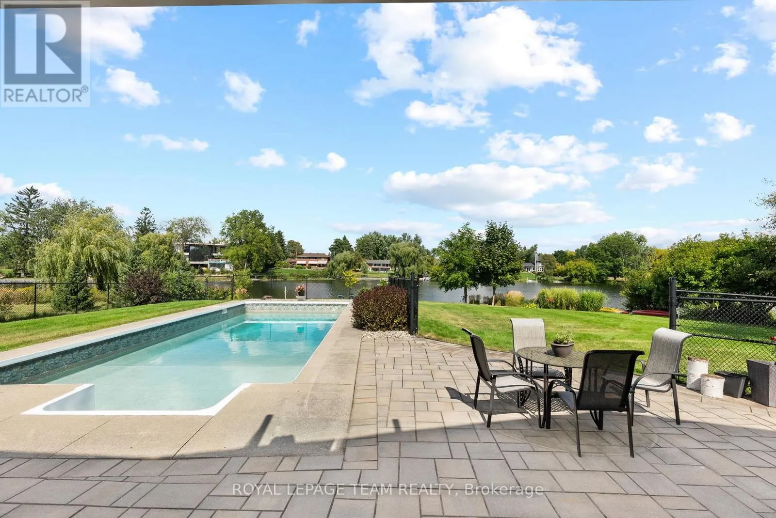 5409 RIVERSIDE CRESCENT