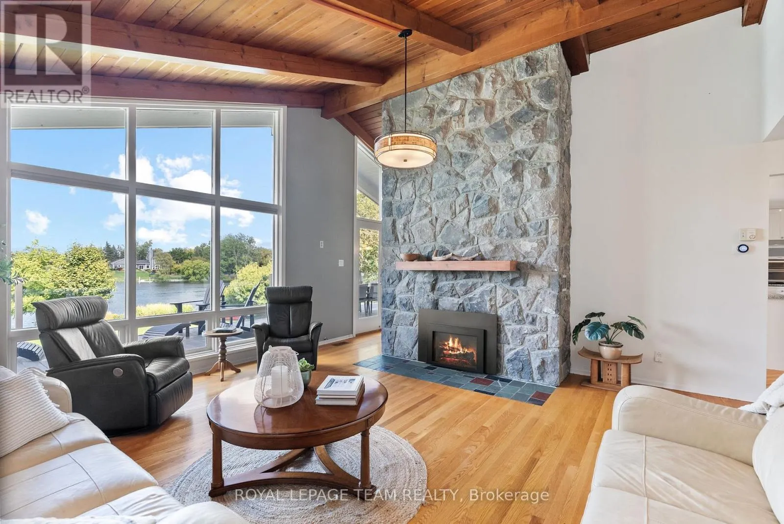 5409 RIVERSIDE CRESCENT