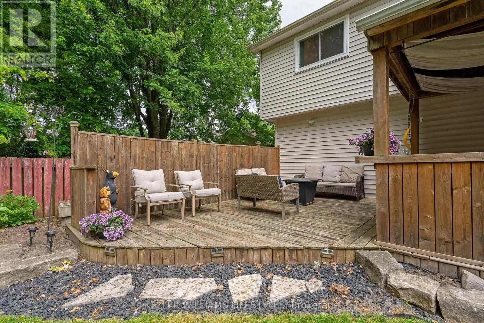 21 BEECHBANK CRESCENT