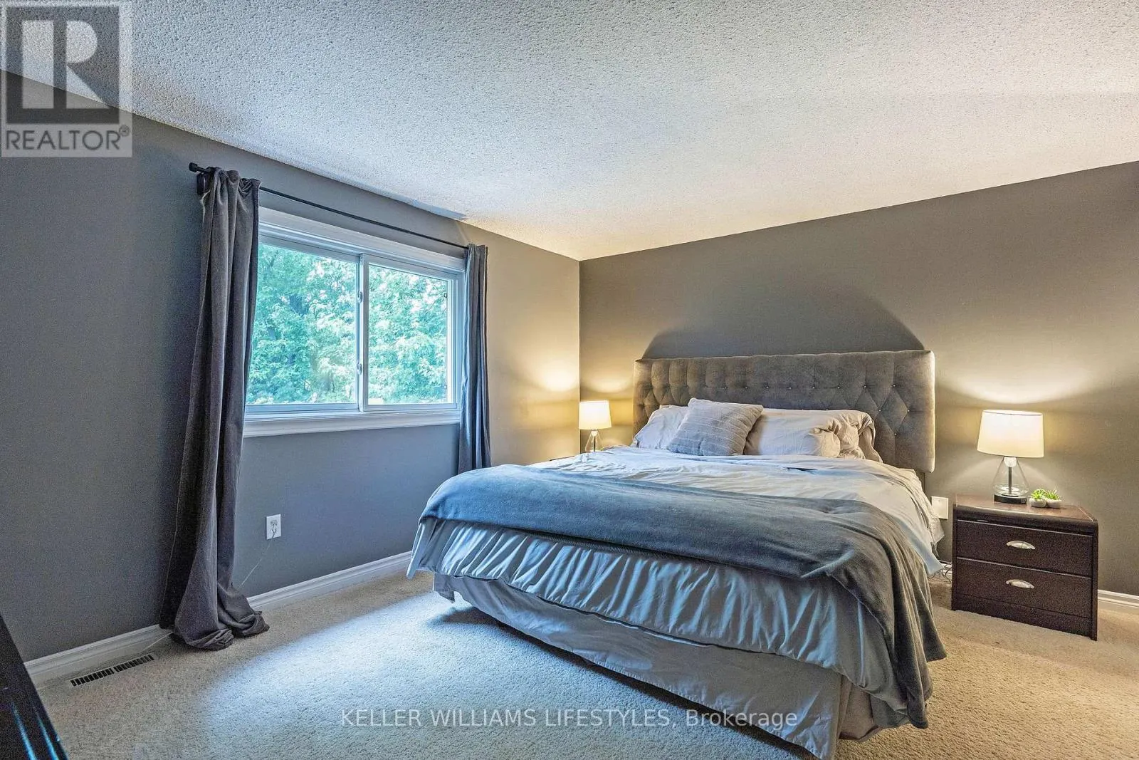 21 BEECHBANK CRESCENT