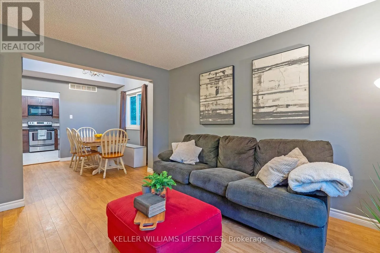 21 BEECHBANK CRESCENT