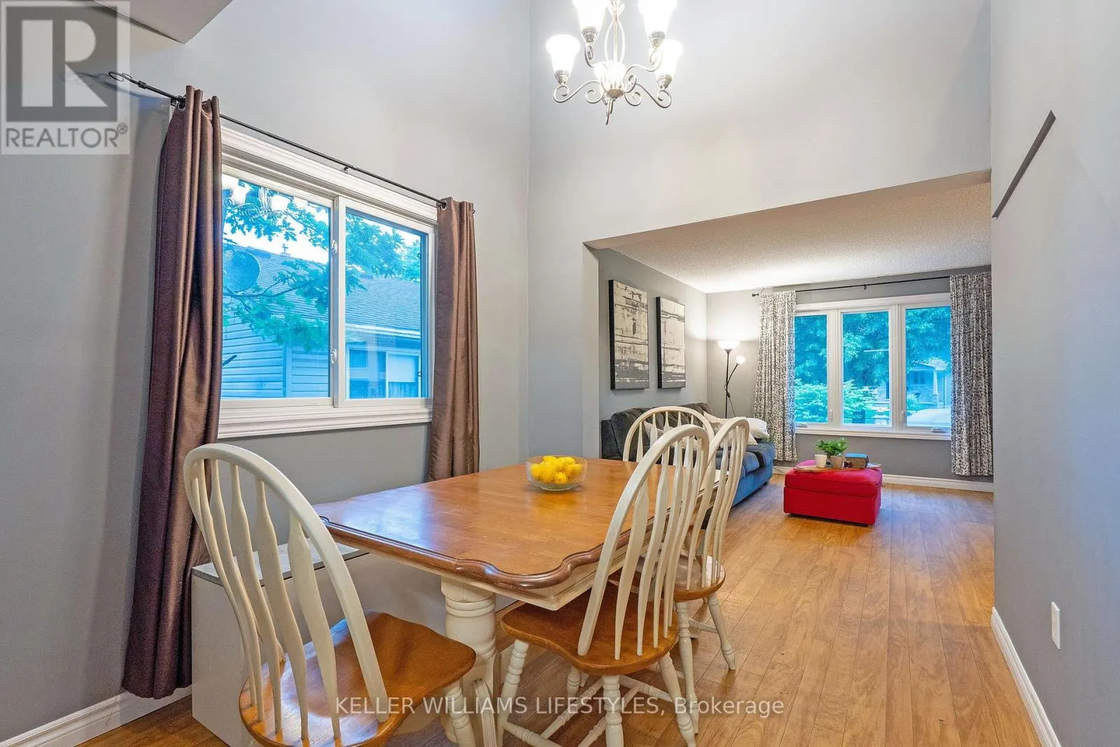 21 BEECHBANK CRESCENT