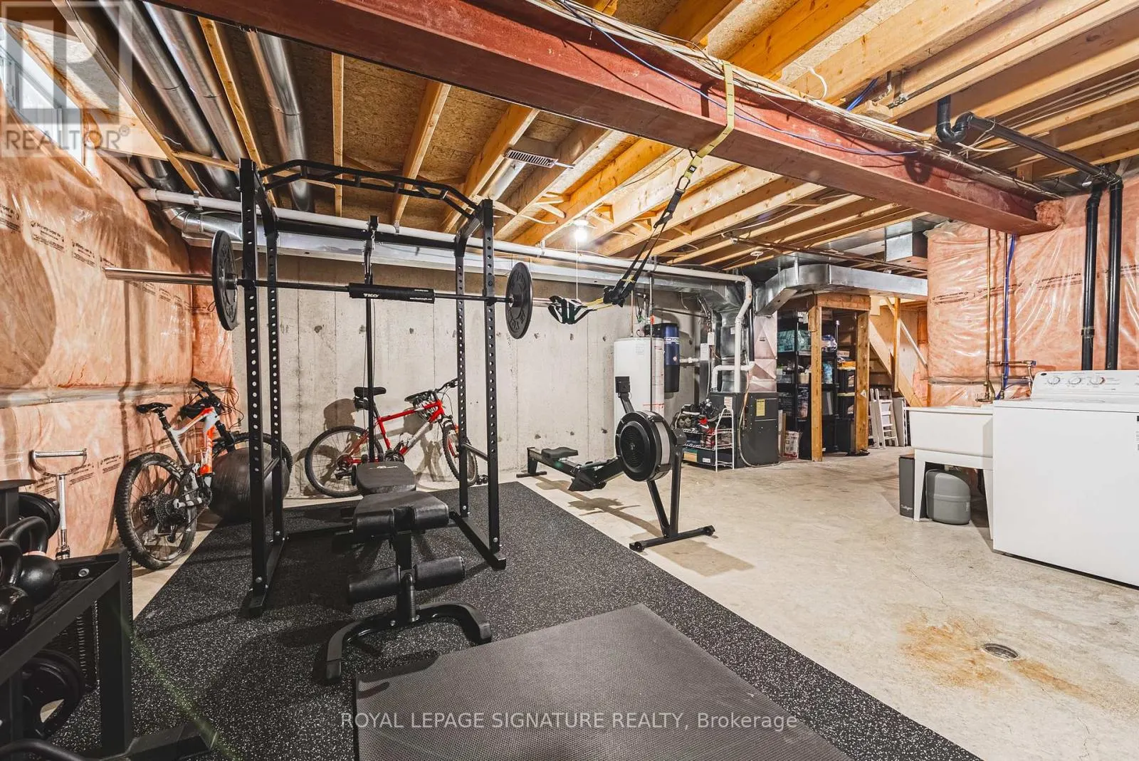 11 - 819 UPPER PARADISE ROAD