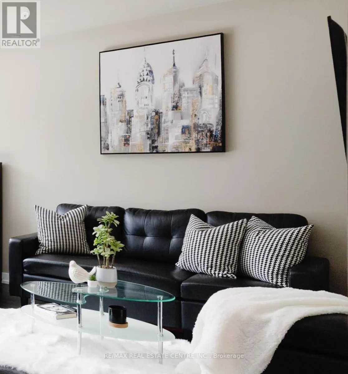 114 - 35 SOUTHSHORE CRESCENT