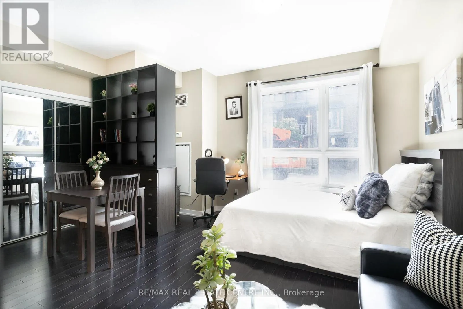 114 - 35 SOUTHSHORE CRESCENT