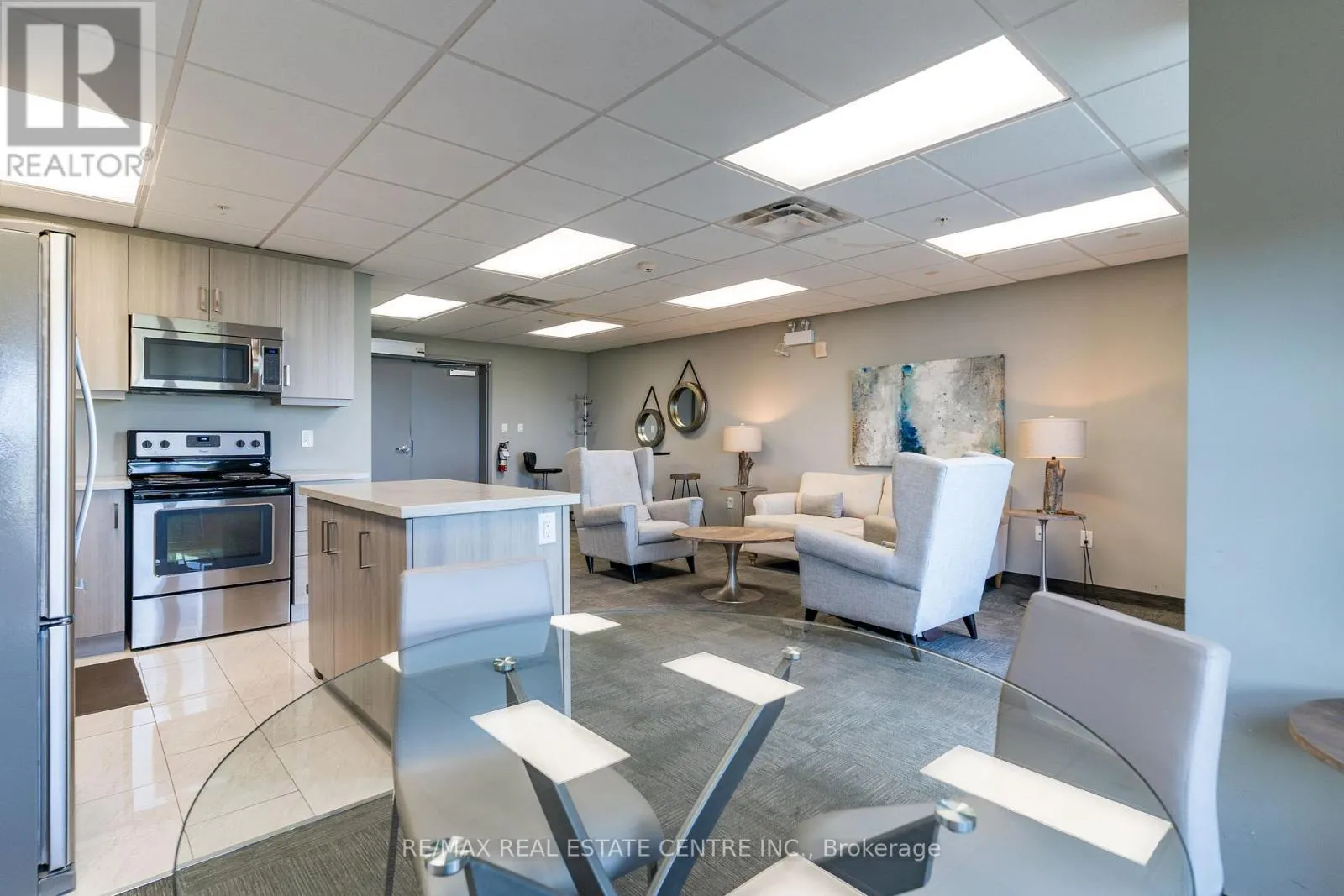 114 - 35 SOUTHSHORE CRESCENT