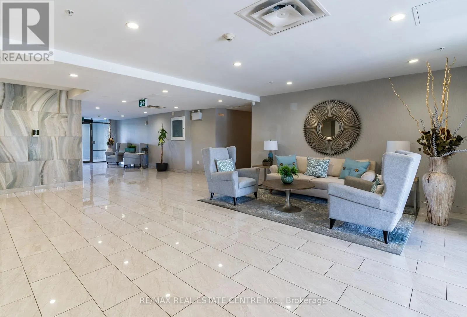 114 - 35 SOUTHSHORE CRESCENT