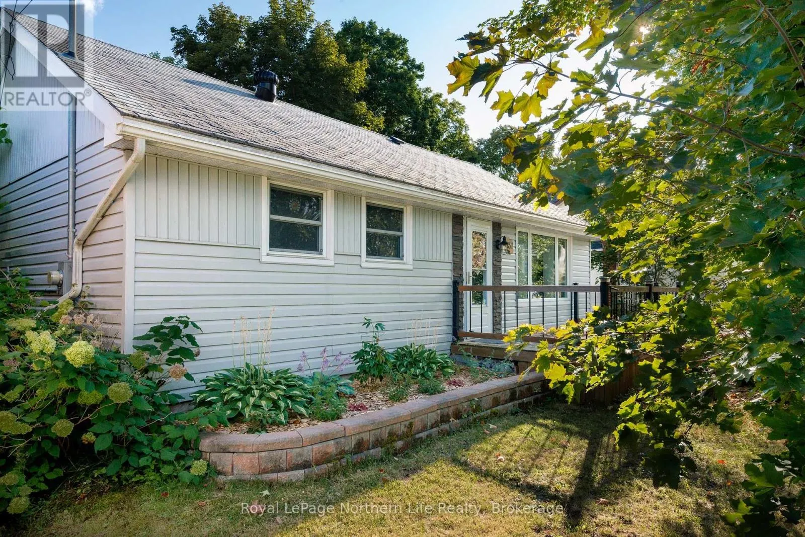 737 REYNOLDS STREET