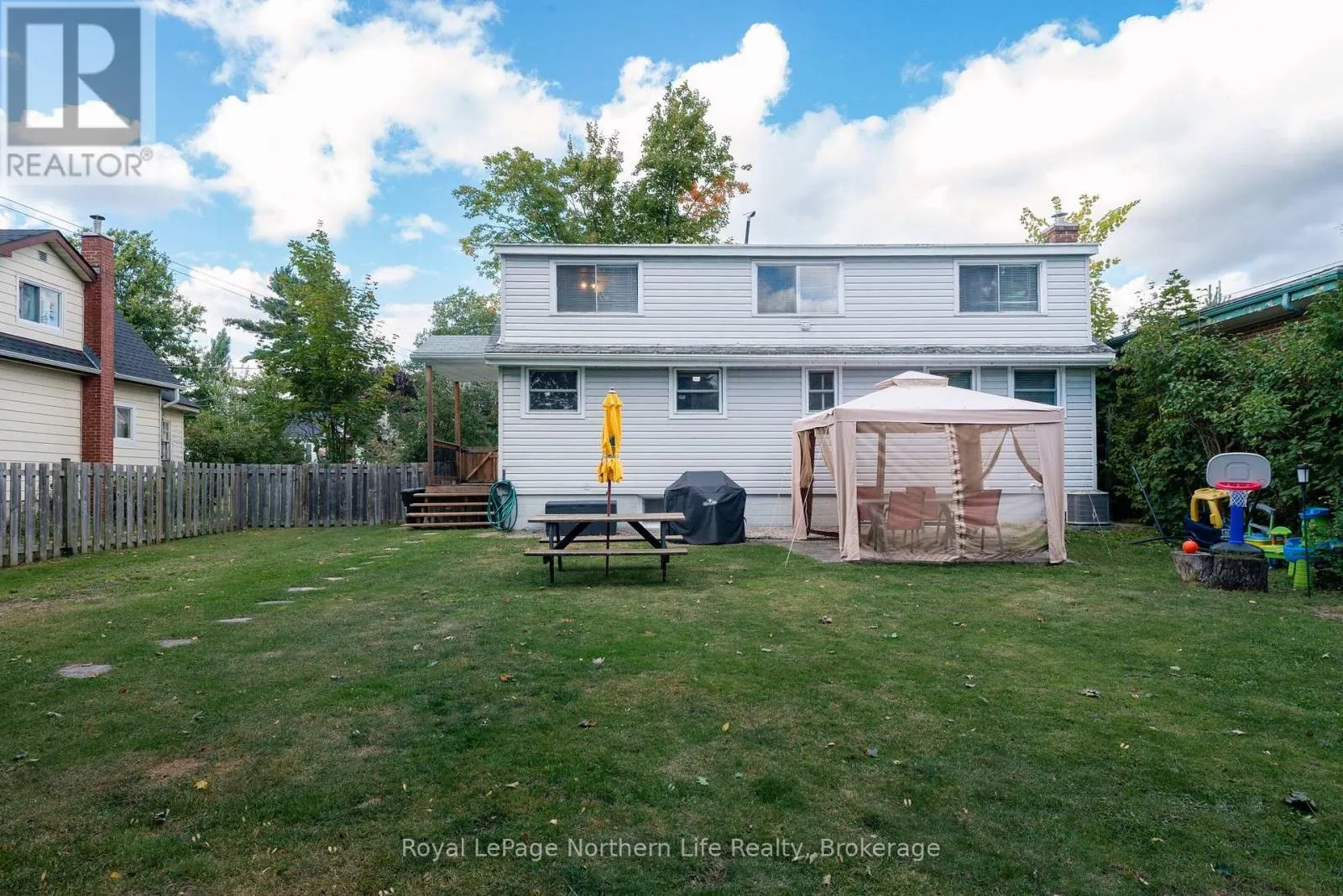 737 REYNOLDS STREET