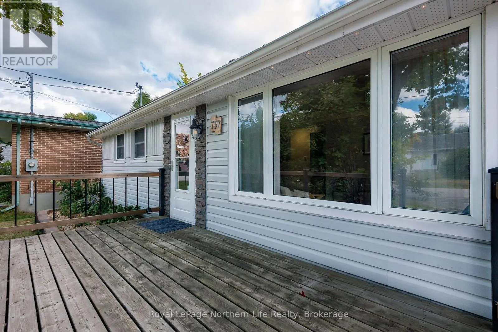 737 REYNOLDS STREET