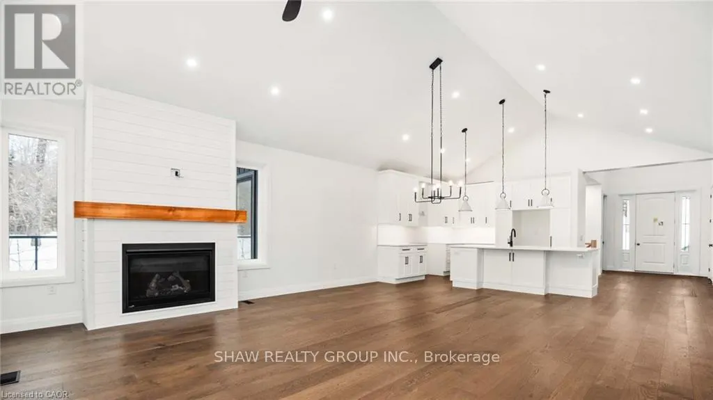 31 GLEN EAGLE COURT