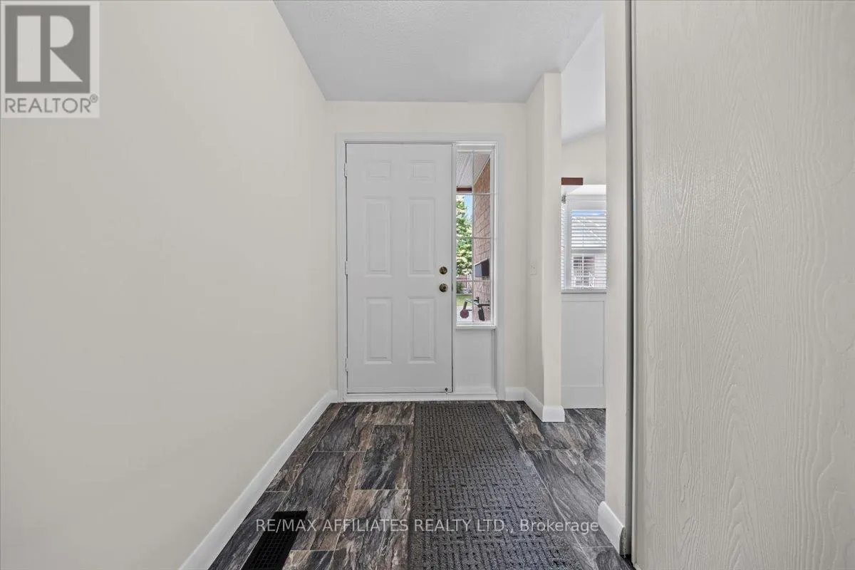 - - 1244 FOXBOROUGH PRIVATE E