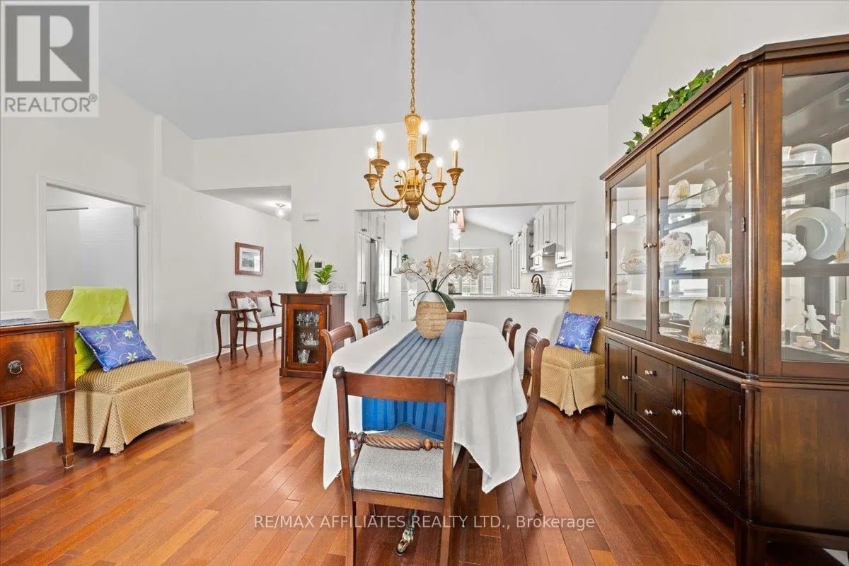 - - 1244 FOXBOROUGH PRIVATE E