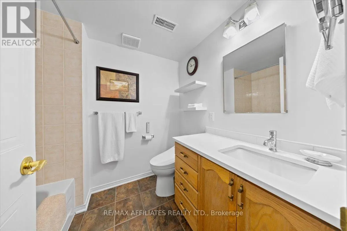 - - 1244 FOXBOROUGH PRIVATE E