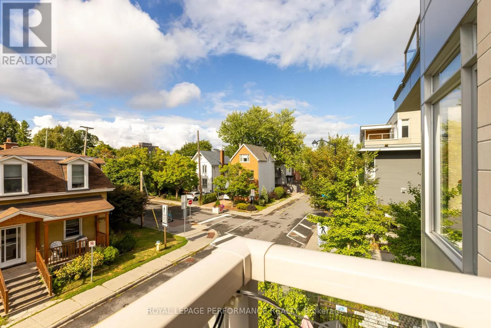 22 HOLMWOOD AVENUE