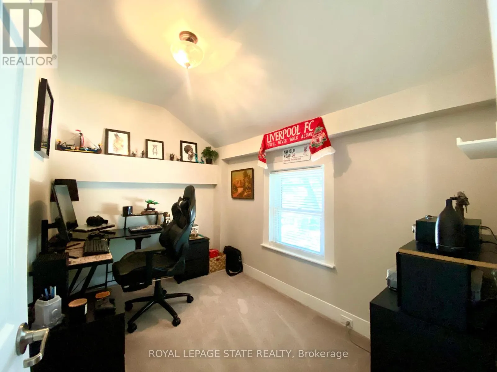 358 DUNDAS STREET E