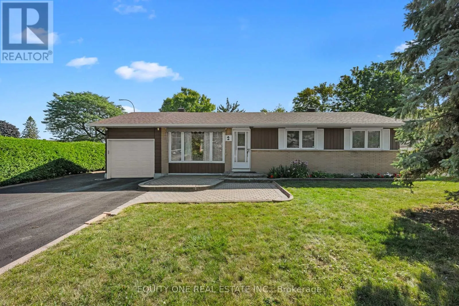 2 PARKSIDE CRESCENT