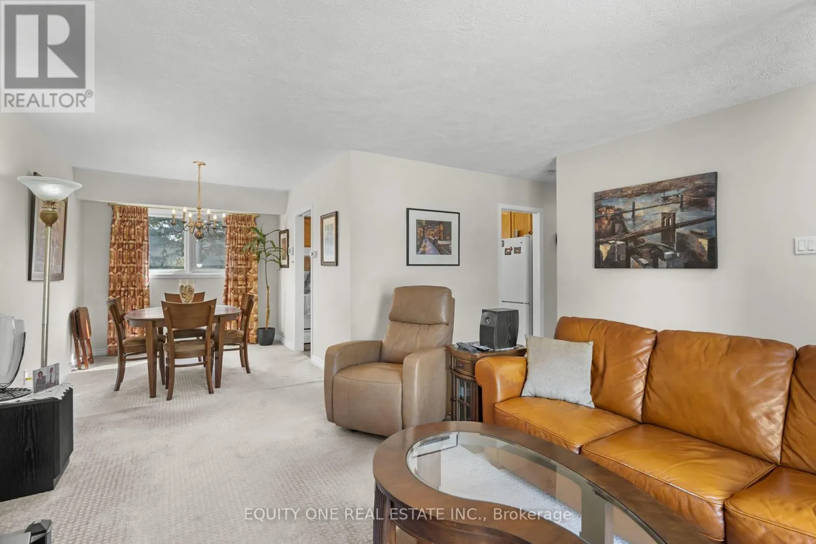 2 PARKSIDE CRESCENT