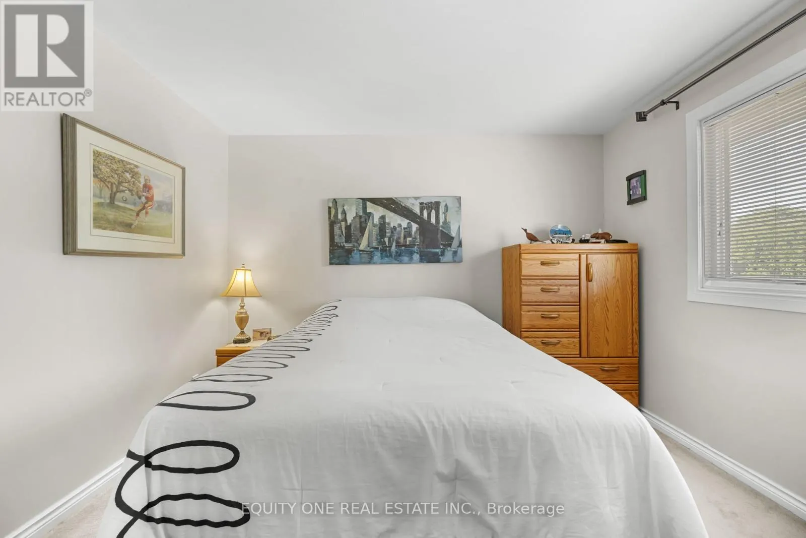2 PARKSIDE CRESCENT