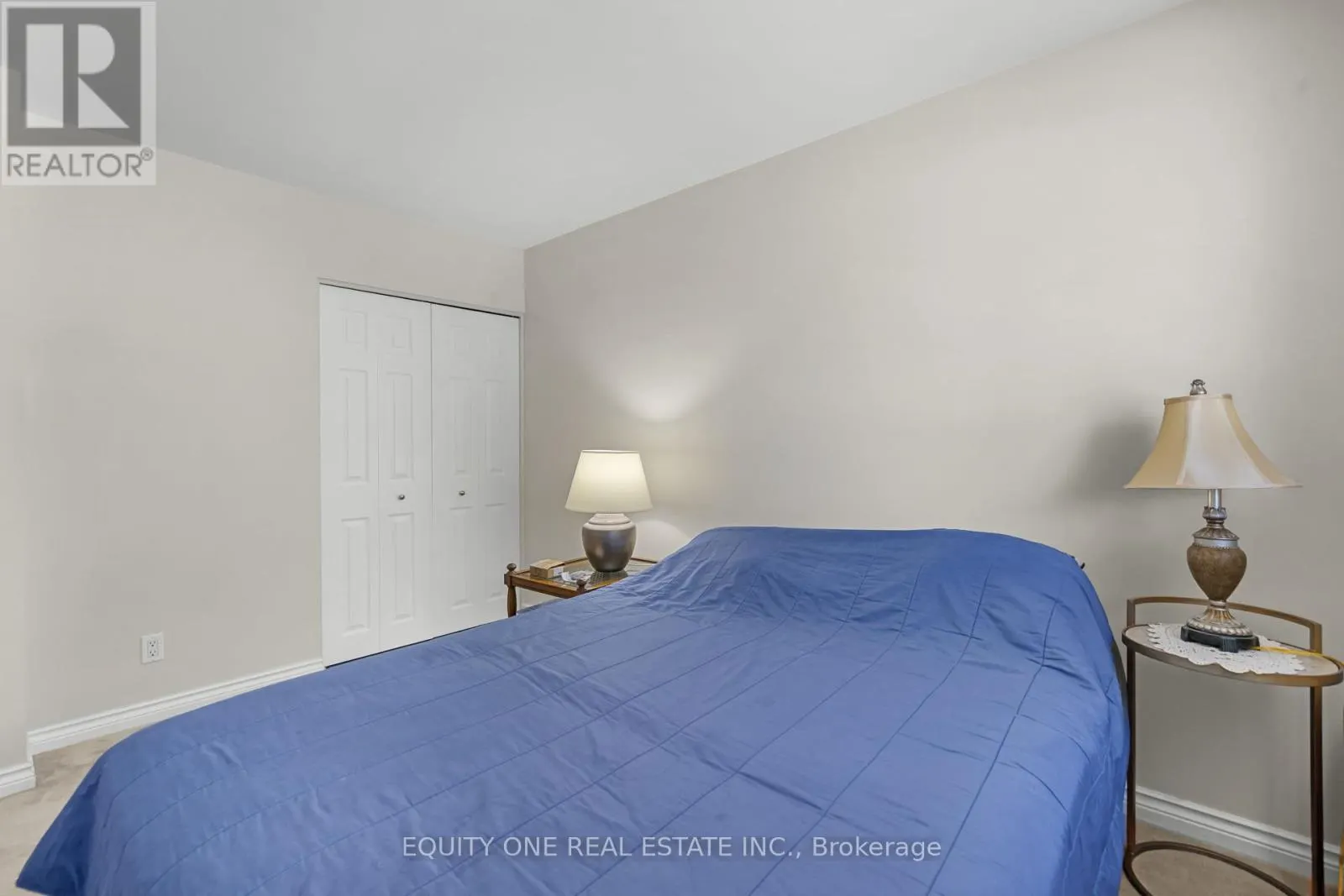 2 PARKSIDE CRESCENT