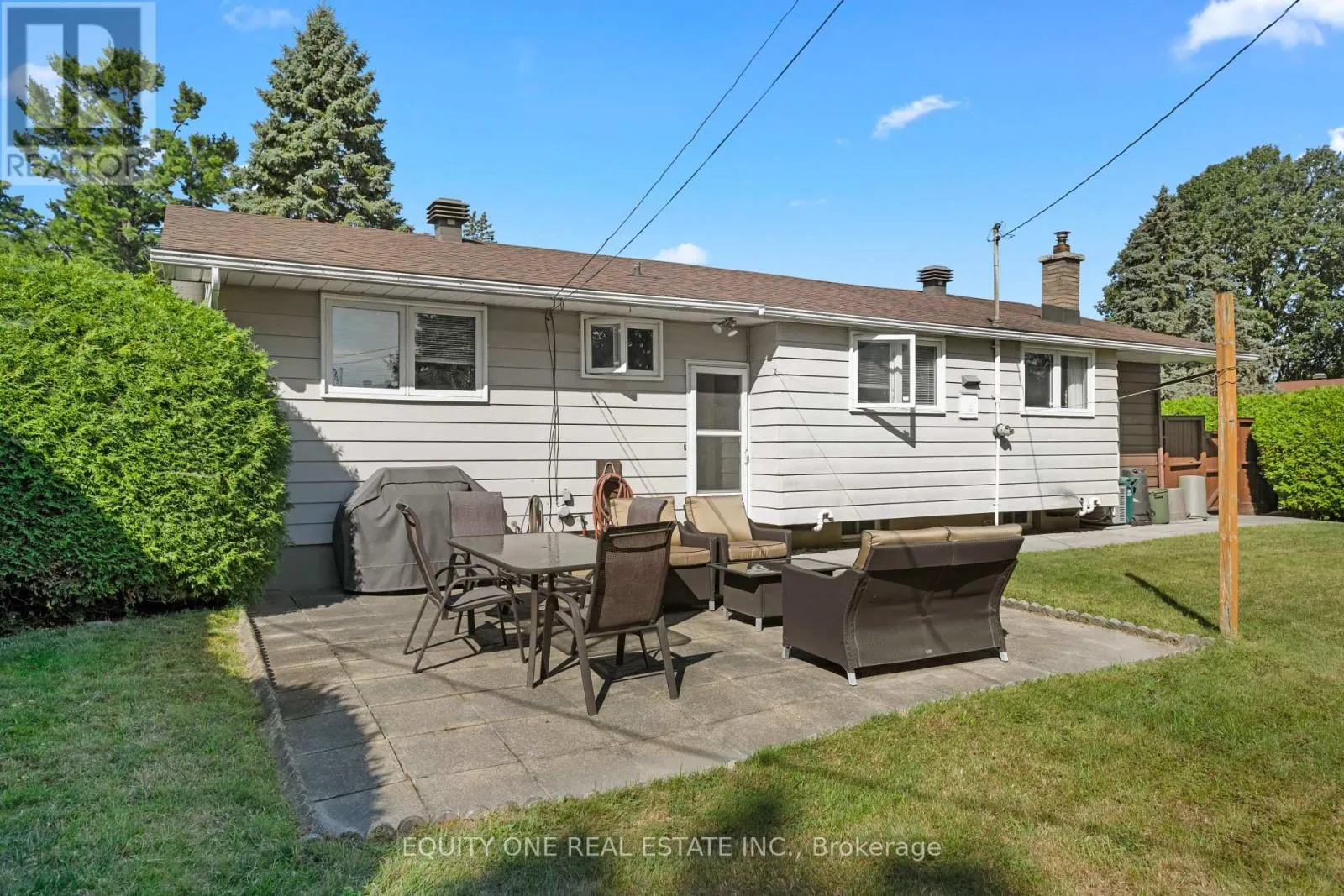 2 PARKSIDE CRESCENT