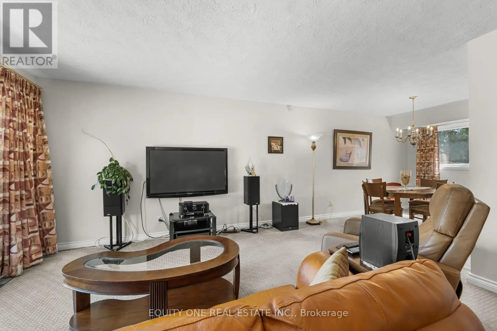 2 PARKSIDE CRESCENT