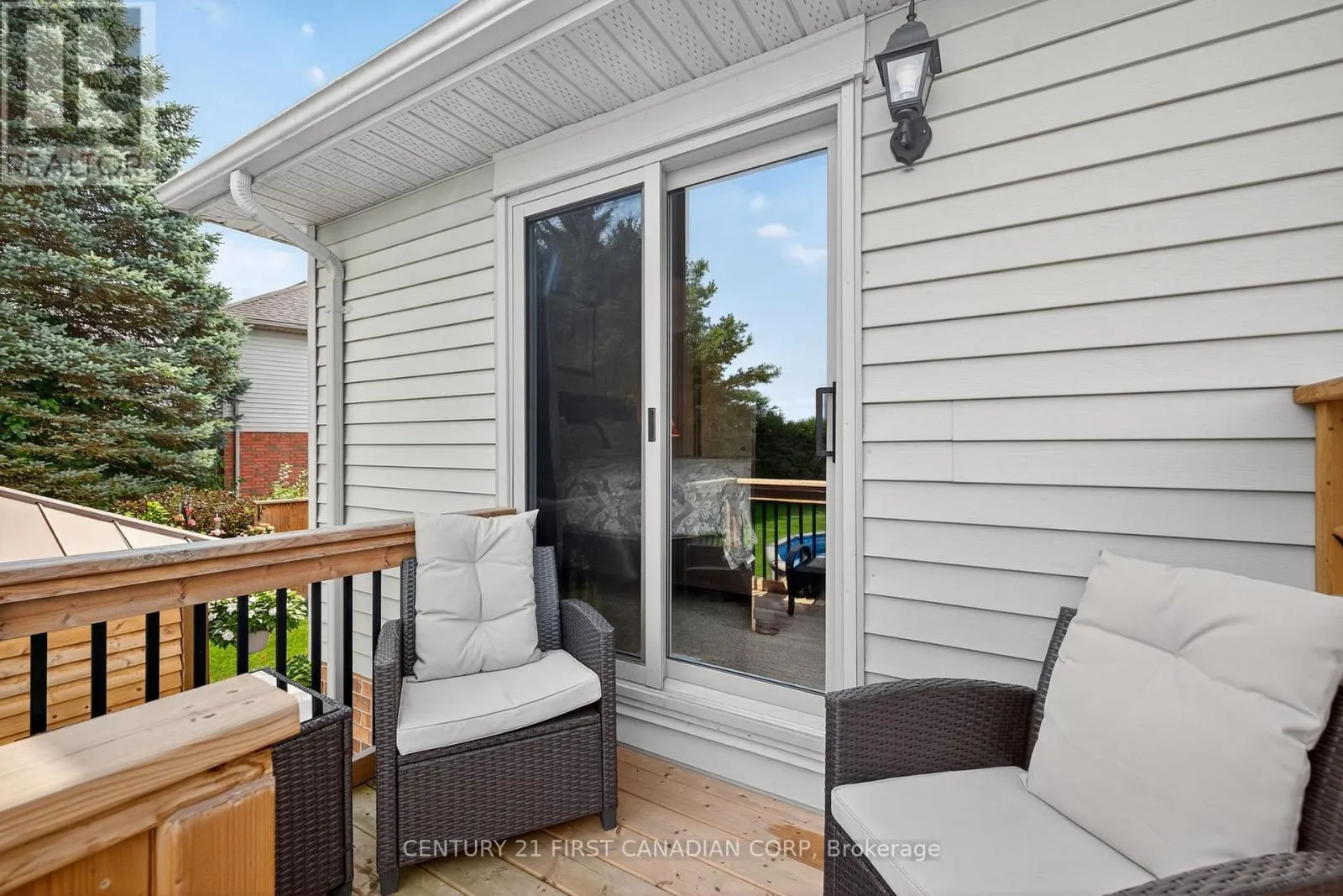 19 HEMLOCK BOULEVARD