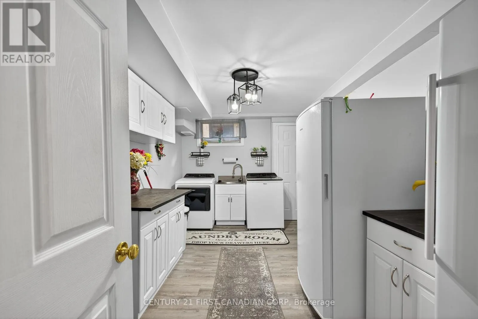 19 HEMLOCK BOULEVARD