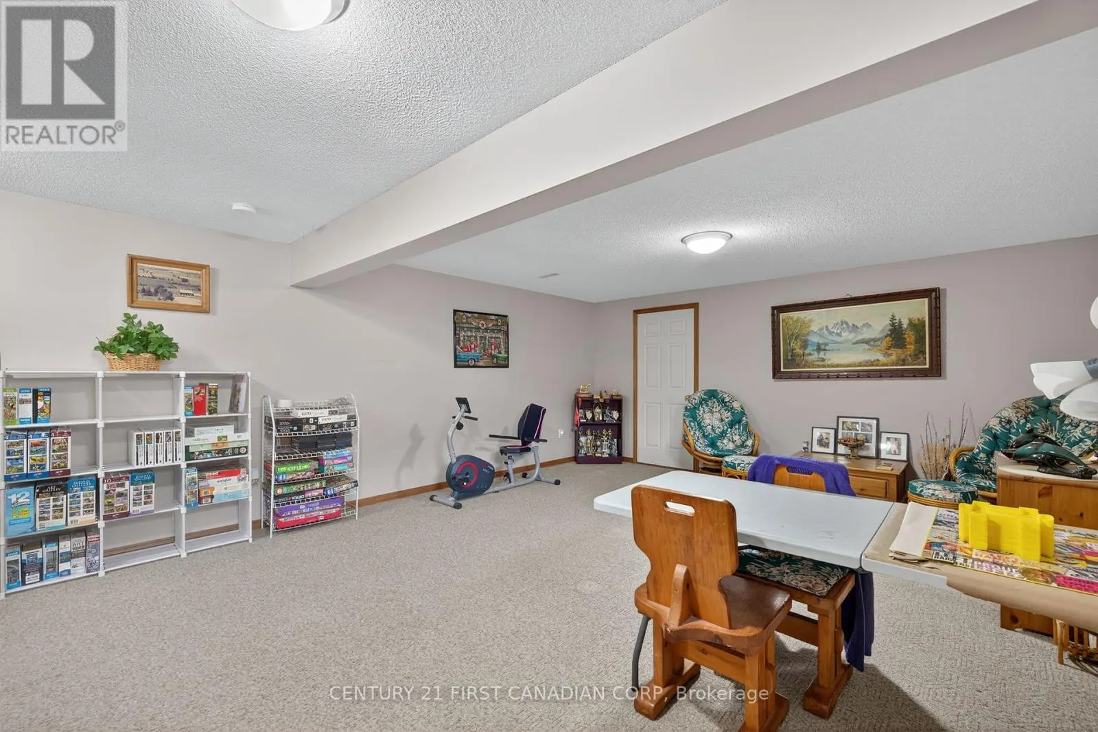 19 HEMLOCK BOULEVARD