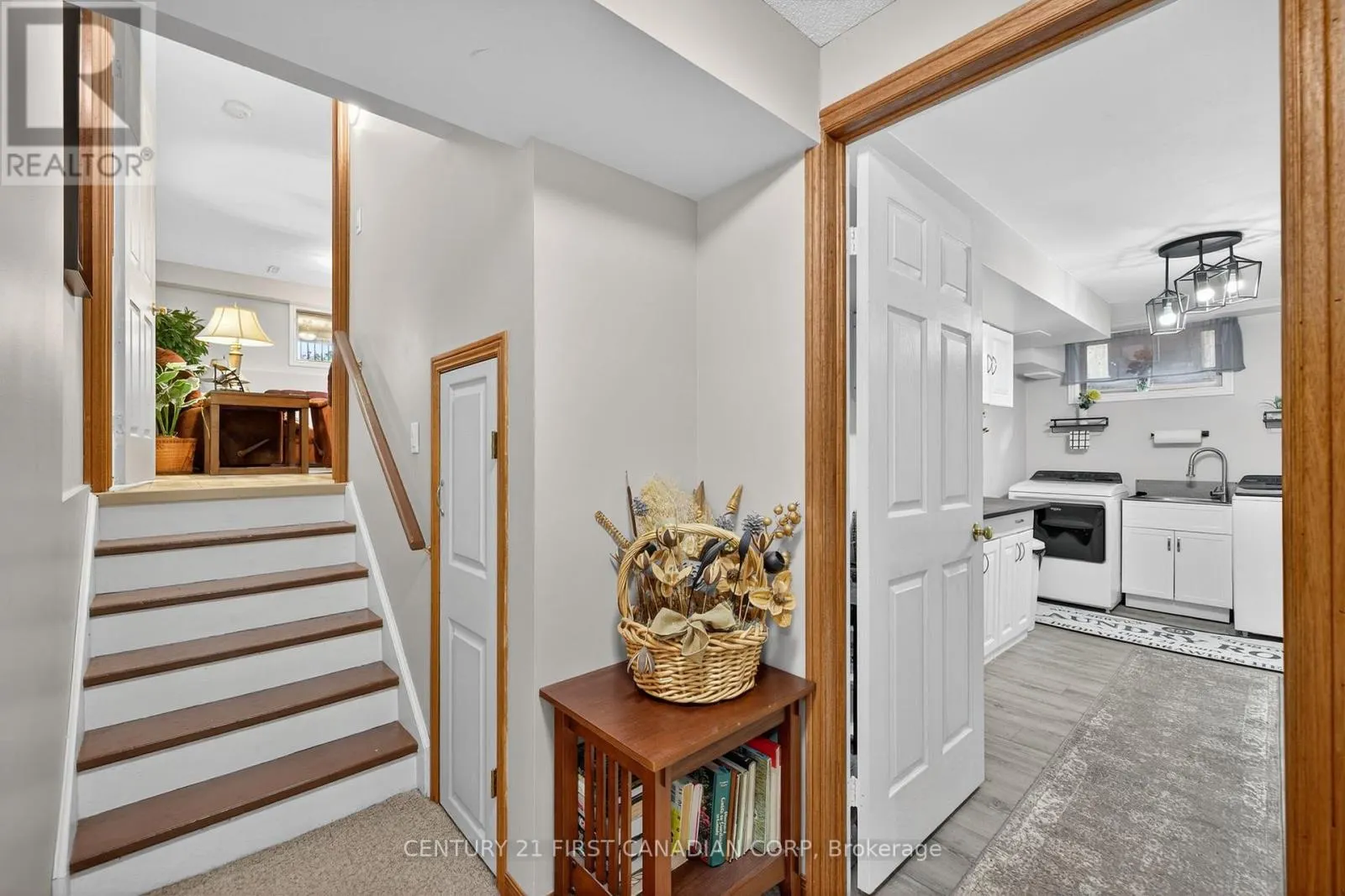 19 HEMLOCK BOULEVARD