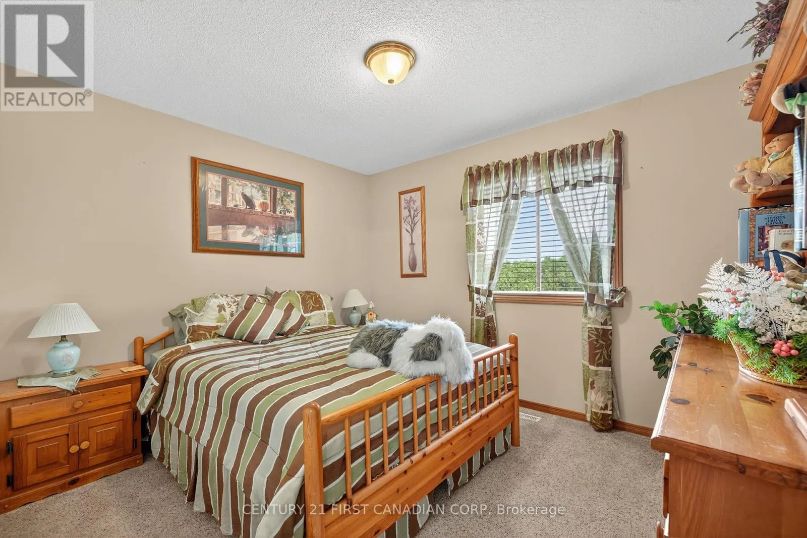 19 HEMLOCK BOULEVARD