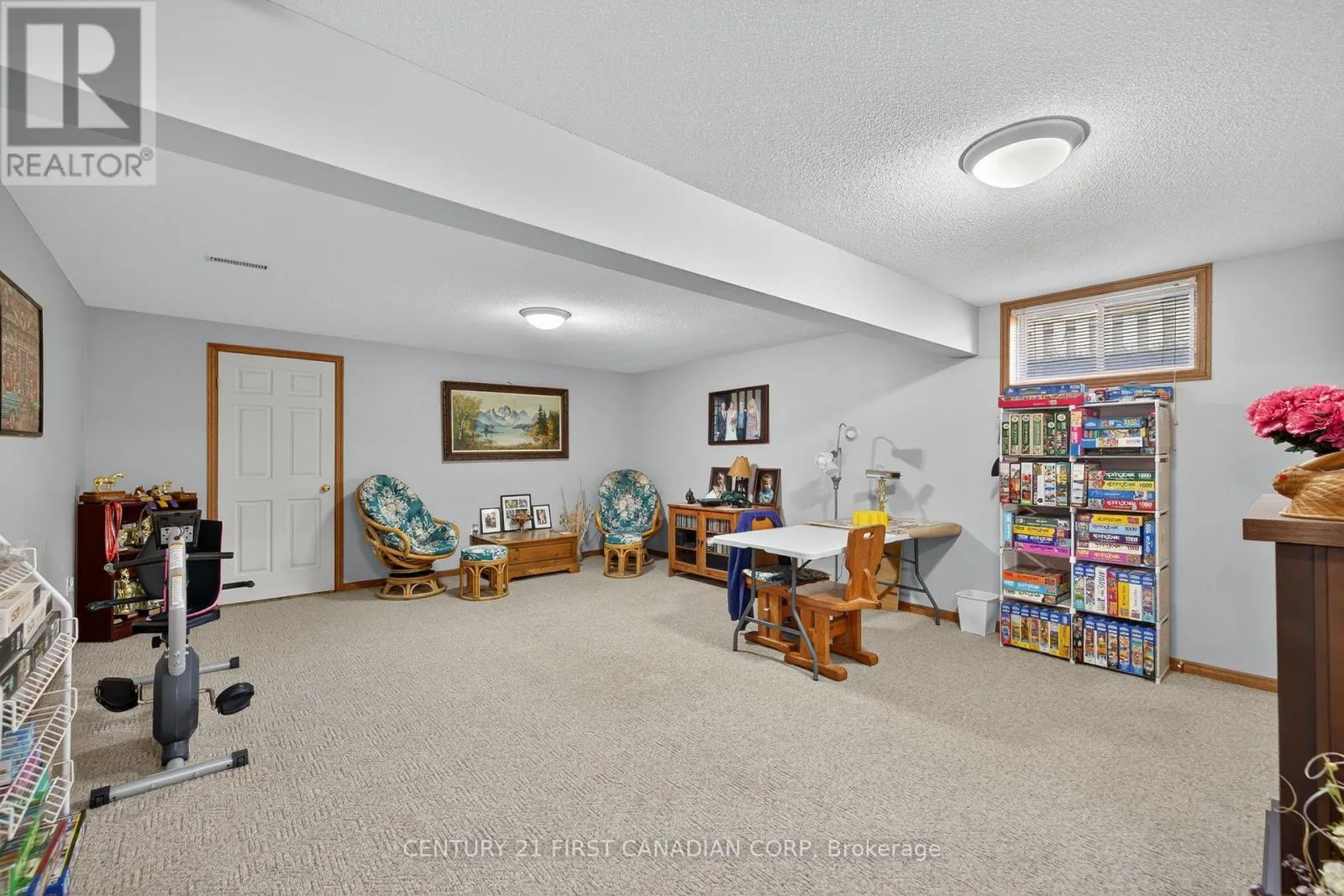 19 HEMLOCK BOULEVARD