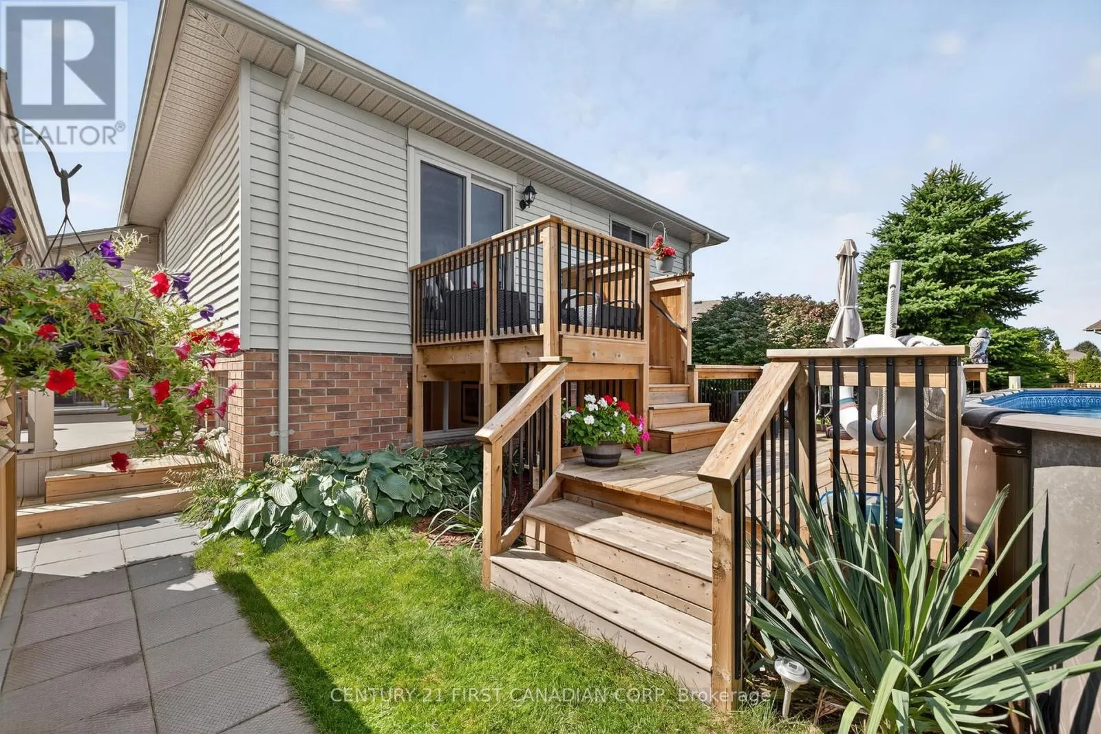 19 HEMLOCK BOULEVARD