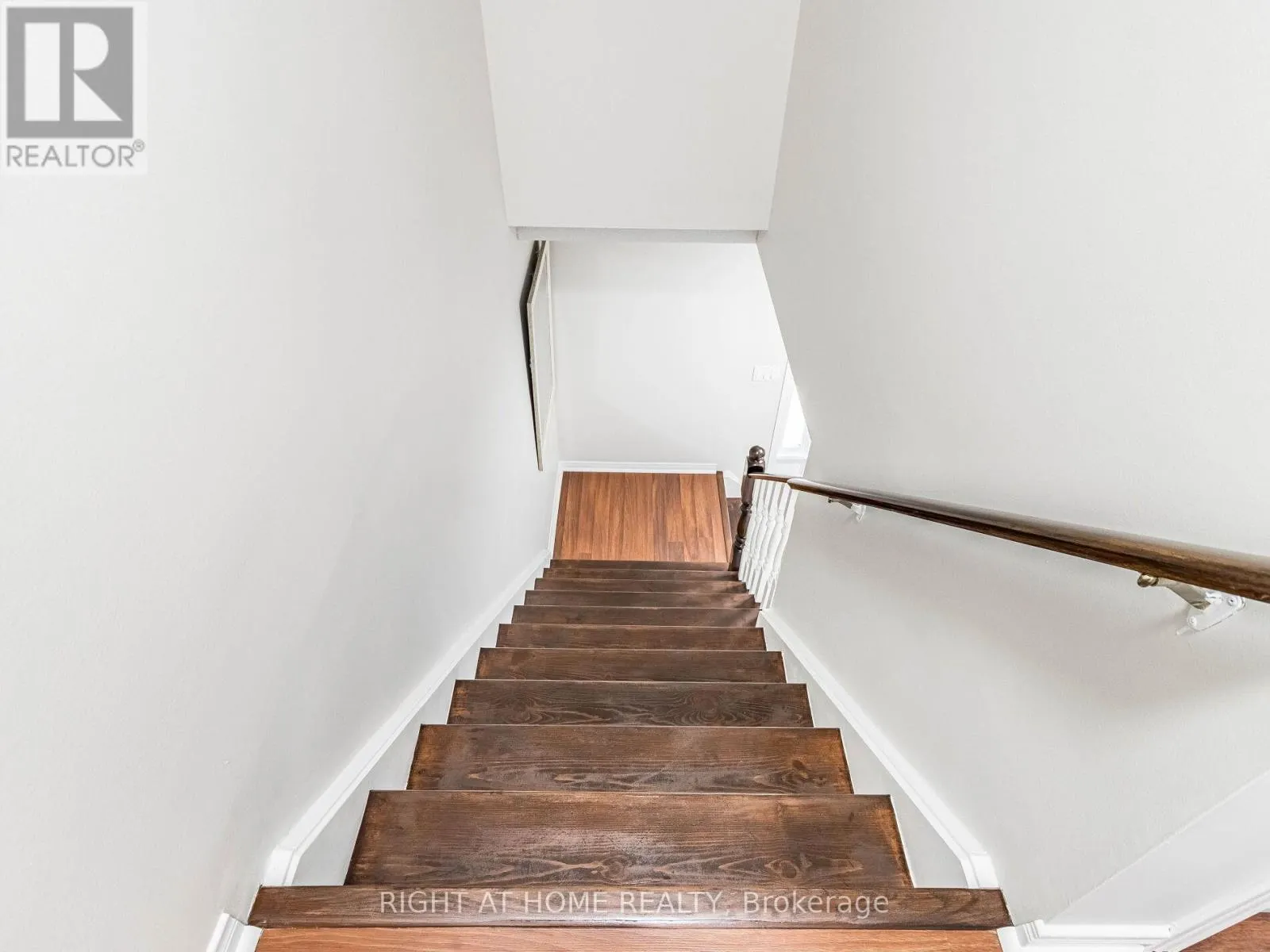 24 THE MEADOWS STREET