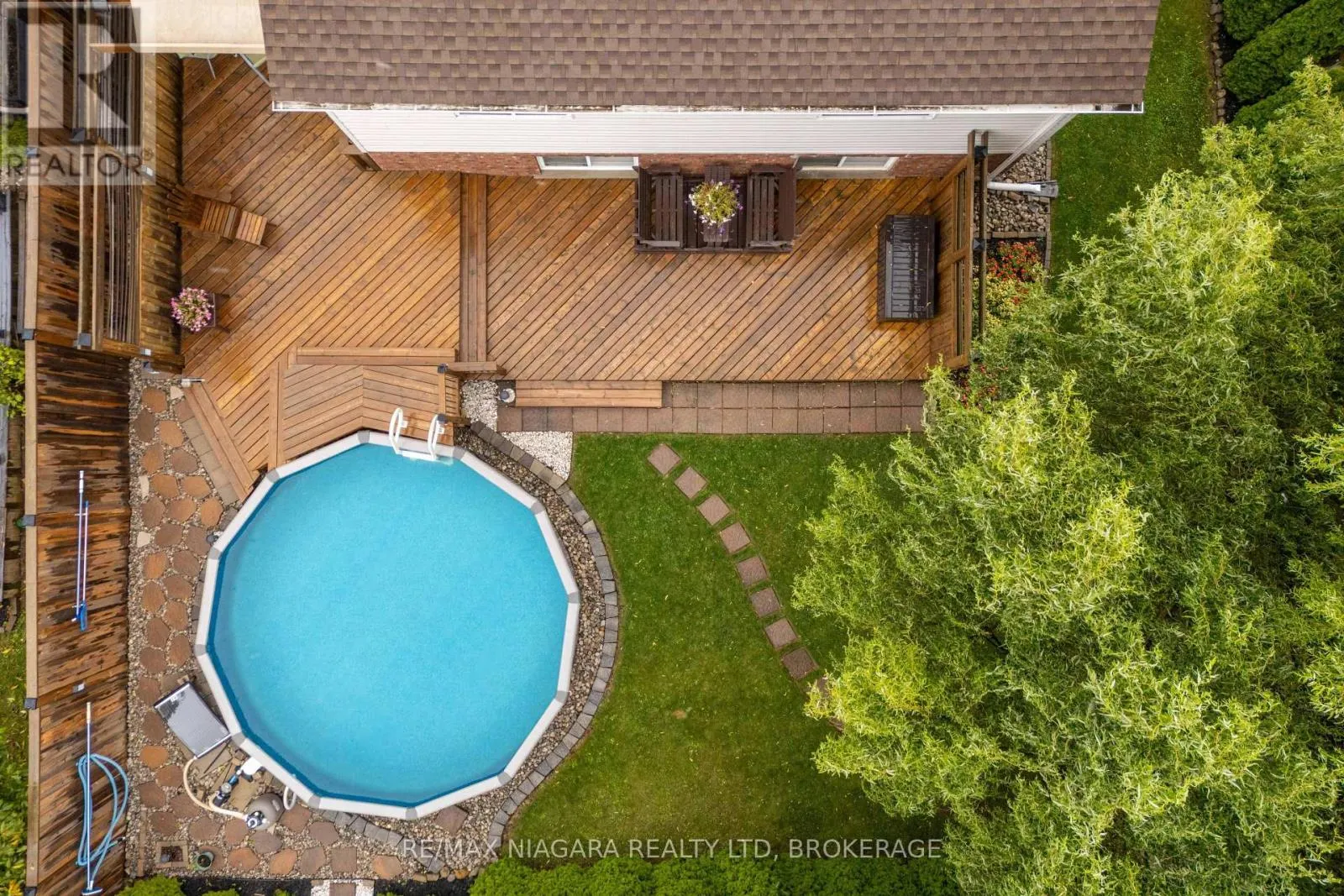 7229 PARKSIDE ROAD