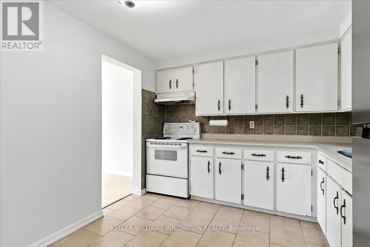 29 - 11 GRAND RIVER BOULEVARD