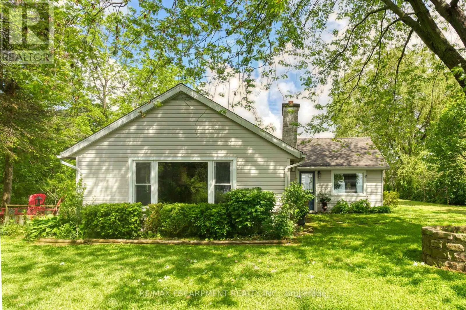 2593 NORTH SHORE DRIVE