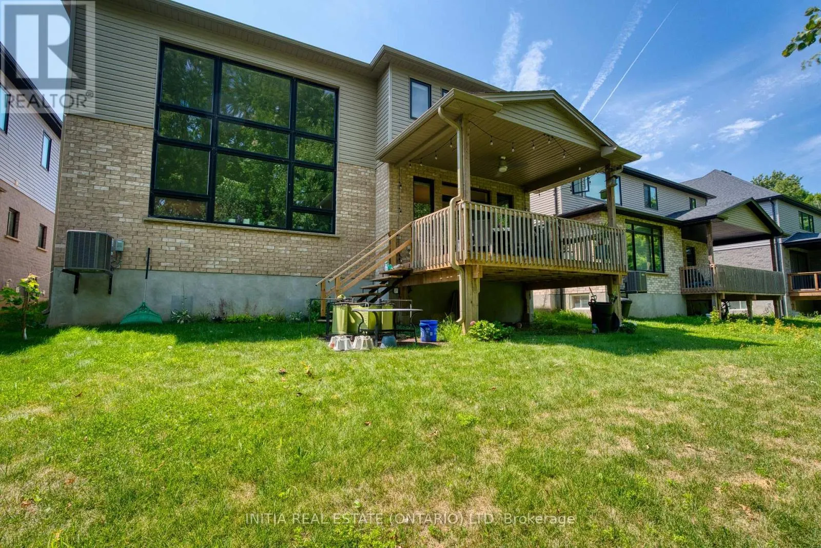 1303 DYER CRESCENT