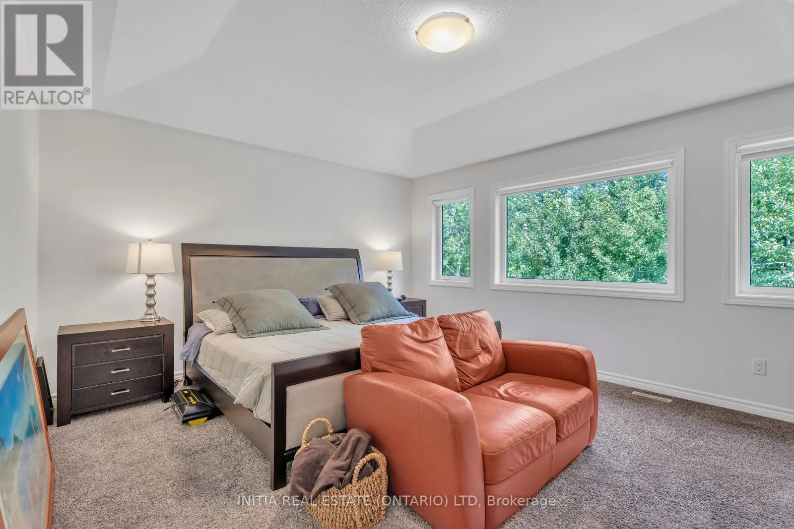 1303 DYER CRESCENT