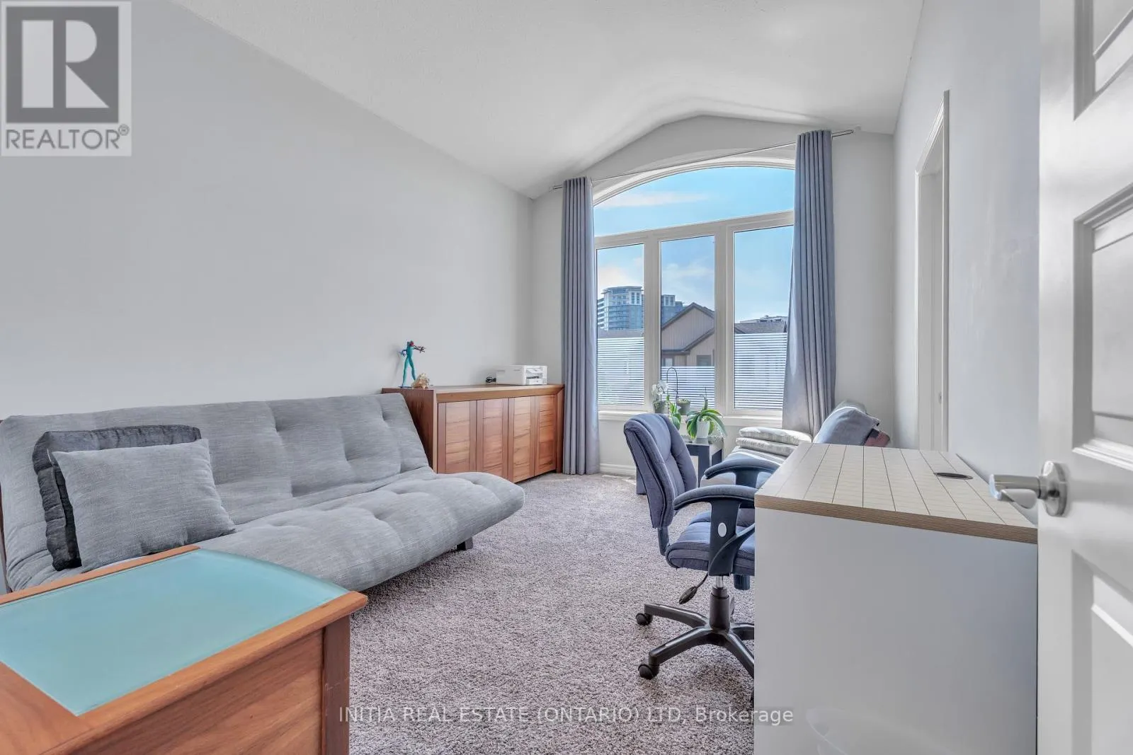 1303 DYER CRESCENT