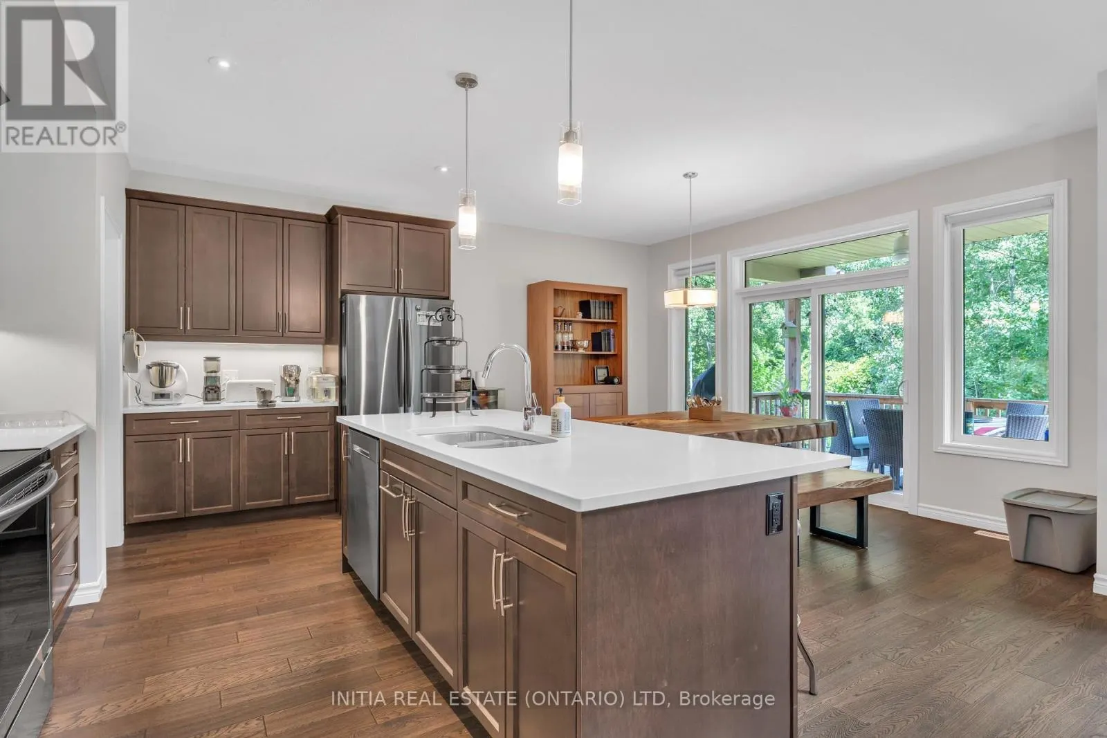 1303 DYER CRESCENT